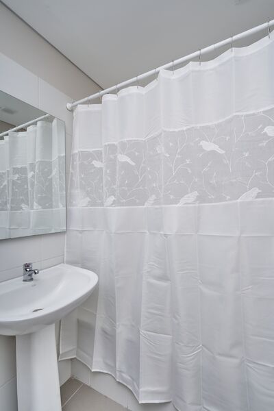 Cortinas bordadas