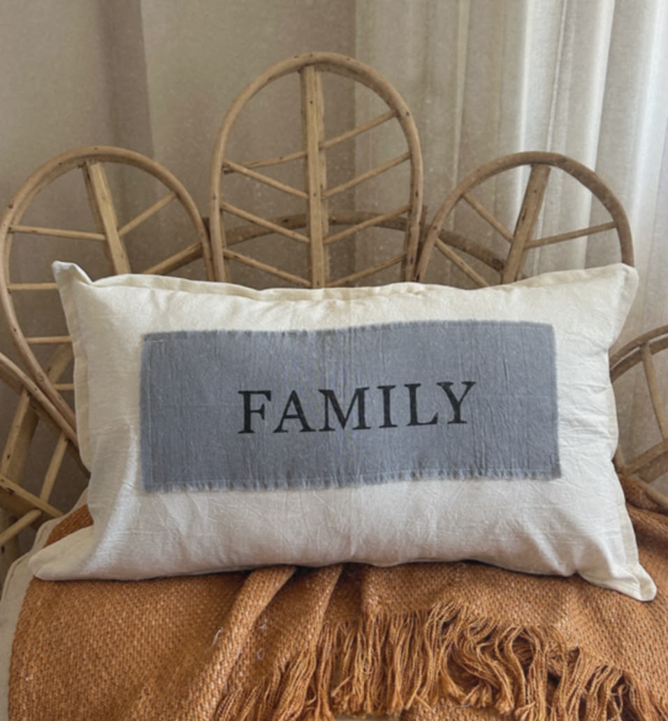 almohadon con frase gris - Imagen 4
