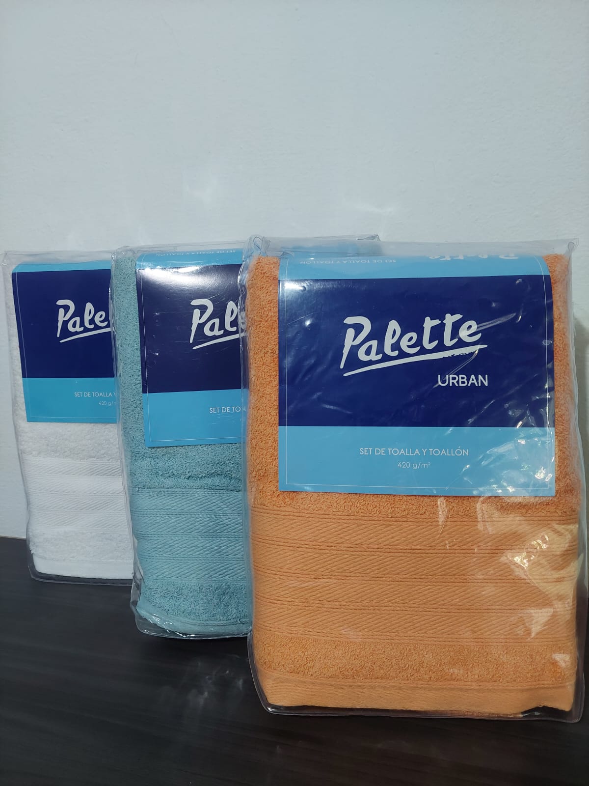 Juego de toalla y tall贸n Palette